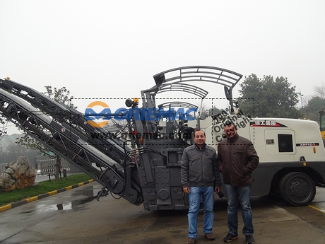 Ethiopian Client Visted XCMG for Road Construction Machinery_1