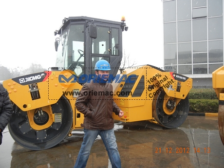 Ethiopian Client Visted XCMG for Road Construction Machinery_4