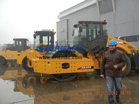 Ethiopian Client Visted XCMG for Road Construction Machinery_6