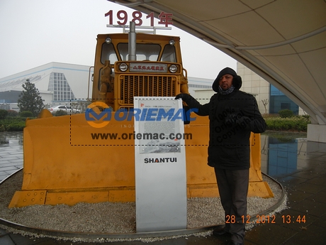 Ethiopian Client Visted SHANTUI Factory for Bulldozer_4