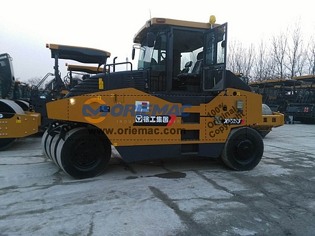 Algeria 2 XCMG Pneumatic Roller XP263_2