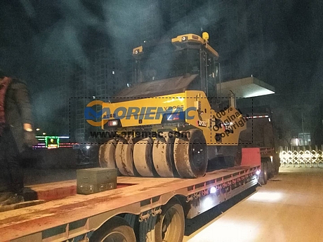 Algeria 2 XCMG Pneumatic Roller XP263_5