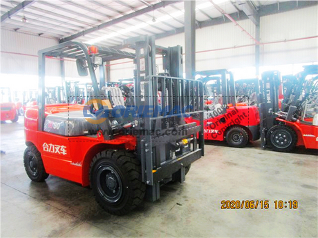 nEO_IMG_20200624_Papua New Guinea 1 HELI CPCD50 Diesel Forklift (1)