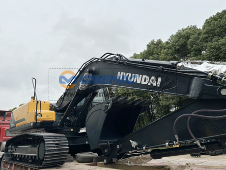 HYUNDAI HX220HD EXCAVATOR (5)