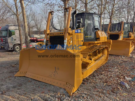 Azerbaijan - 1 Unit SEM SEM816D Bulldozer