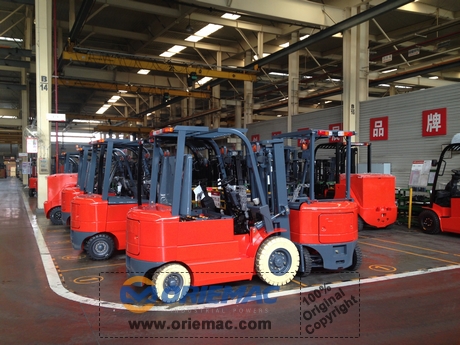 2015-03-11 Philippines Customer Visited HELI Forklift Factory_2
