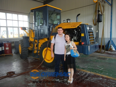 Brazilian Client Visited Changlin Factory to Inspect Wheel Loader ZL30H_4