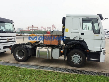 Philippines 3 Sinotruk 4x2 Tractor Truck_2