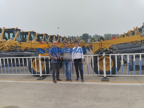 Algeria Client Visited XCMG Factory_1