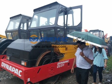 Bangladesh Customer Visit Shanghai for Used Excavator_2