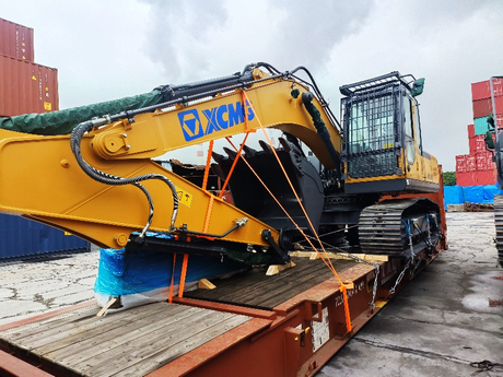 Uganda - 2 Units XCMG XE215C excavator )