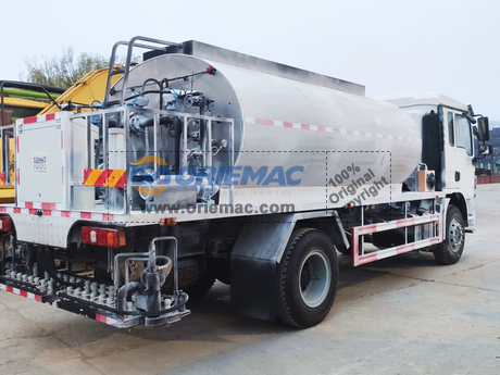 Algeria - 1 Unit CHENGLI CLW5180GLQS3 Asphalt Spreader