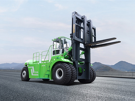 HELI Launched the First 55t Heavy Lithium Forklift