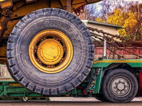 A Guide to Changing Loader Tires Quickly