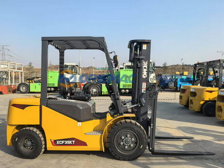 Armenia - 2 Units XCMG XCF35KT Diesel Forklift