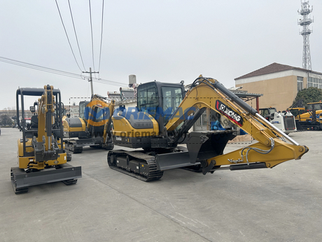 El Salvador - 2 Units XCMG GR2205T Motor Grader & Crawler Excavator El Salvador - 2 Units XCMG GR2205T Motor Grader & Crawler Excavator