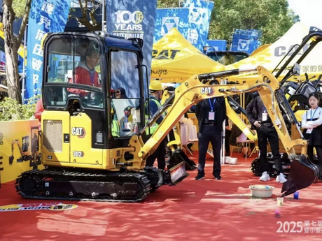 CATERPILLAR Mini Excavators Demonstrate the Power of Small Equipment