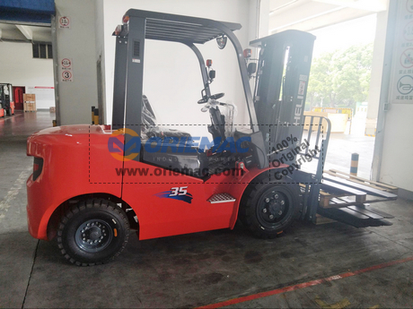 Guatemala - 1 Unit XCMG XS113E Road Roller & HELI CPCD35 Forklift