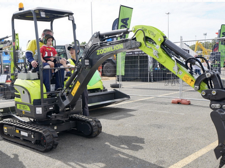 Spotlight on Sydney: ZOOMLION Showcases Its Strength in Earthmoving Machinery