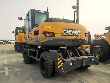 Zambia 1 Units XCMG EXCAVATOR XE150WD (6)