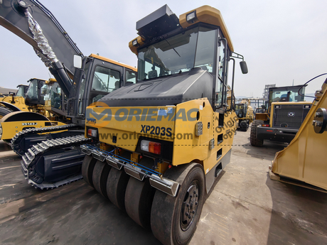 Algeria - 1 Unit XCMG XP203S Tire Roller