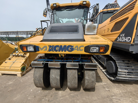 Algeria - 1 Unit XCMG XP203S Tire Roller