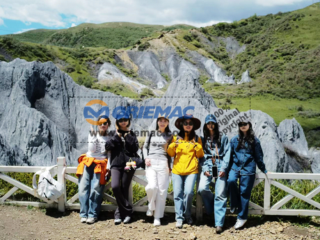 合照3 RICH LEGION Explores Western Sichuan Together