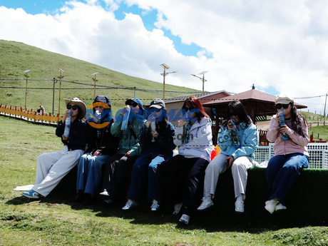 合照2 RICH LEGION Explores Western Sichuan Together