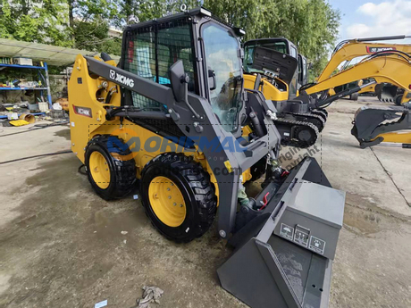 Dominican Republic - 1 Unit XCMG XC740K Skid Steer Loader & XC870K Backhoe Loader