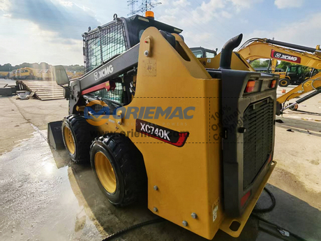 Dominican Republic - 1 Unit XCMG XC740K Skid Steer Loader & XC870K Backhoe Loader