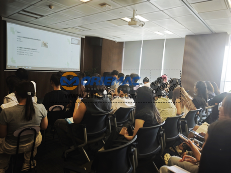 全景2 RICH LEGION Holds Export Credit Insurance Training